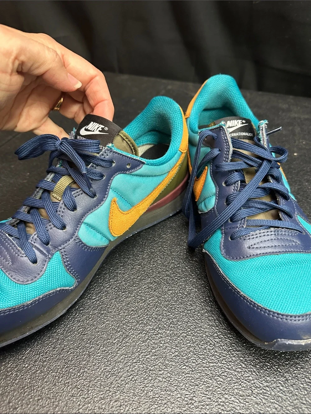 Nike Teal, Navy & Orange Casual Running Sneakers 9.5 Woman’s